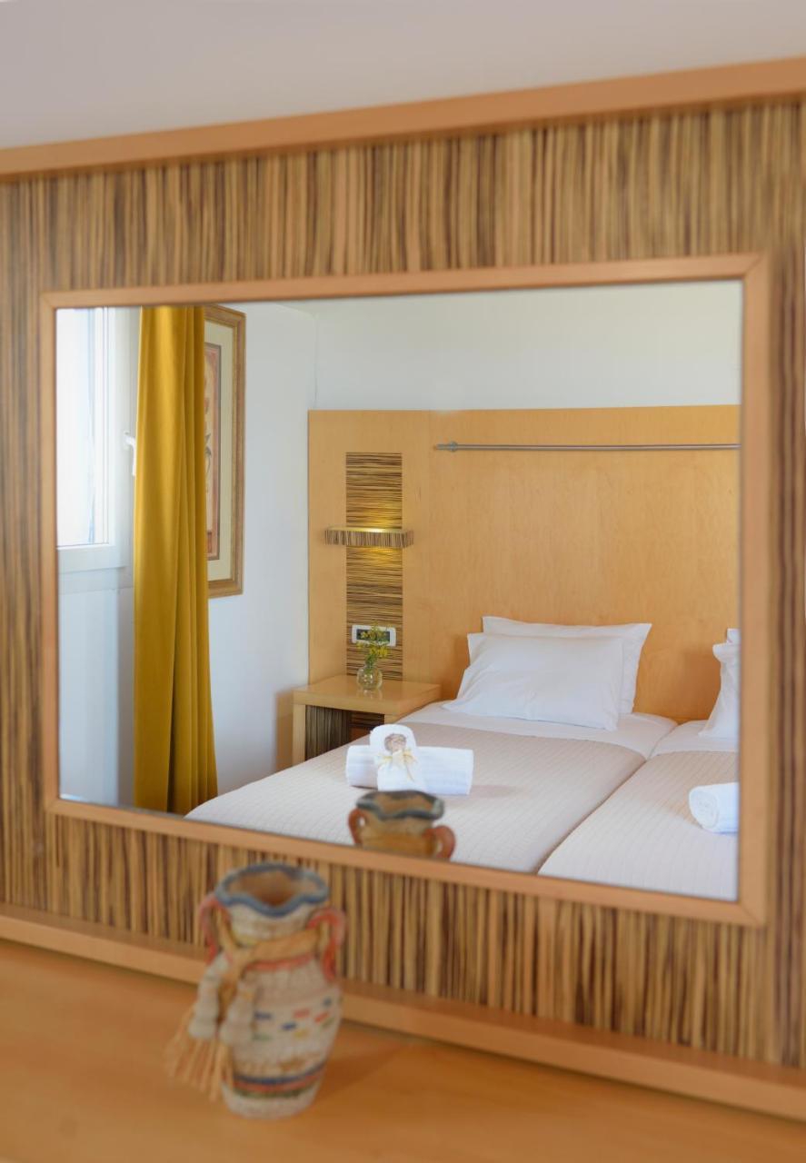 Adonis Rooms Playa Playa Kalo Livadi Exterior foto